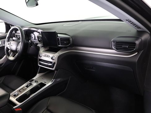 Used 2023 Ford Explorer XLT w/ Equipment Group 202A image 28