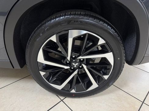 New 2025 Mitsubishi Outlander SE image 25