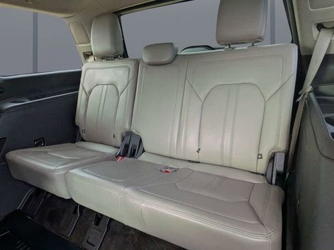 Used 2018 Ford Expedition Limited RWD image 13