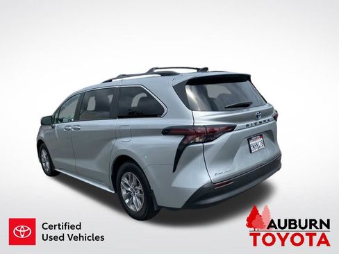 Certified 2025 Toyota Sienna XLE AWD/4WD image 4