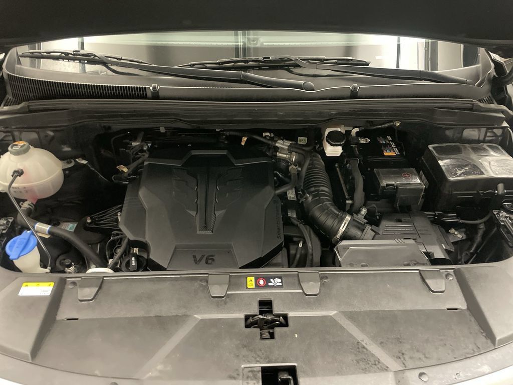 Used 2022 Kia Carnival EX FWD image 23