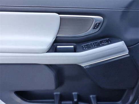 Used 2025 Ford Expedition Max Platinum w/ Driver's Package image 17