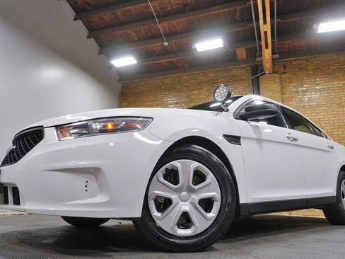 Used 2016 Ford Taurus Police Interceptor AWD image 3