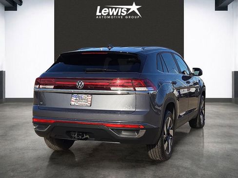 Used 2025 Volkswagen Atlas Cross Sport SE image 4