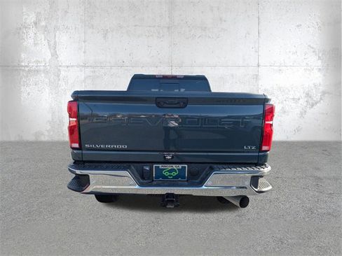 Used 2025 Chevrolet Silverado 2500 LTZ w/ LTZ Convenience Package image 5