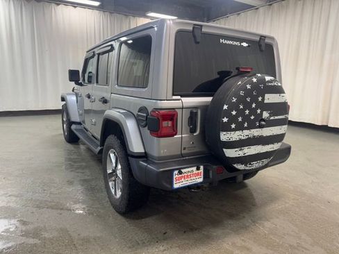 Used 2018 Jeep Wrangler Unlimited Sahara AWD/4WD image 8