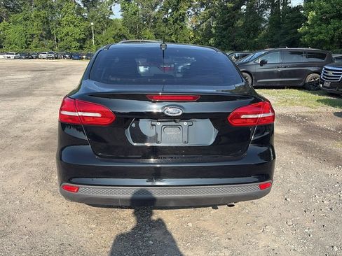 Used 2017 Ford Focus SE FWD image 11