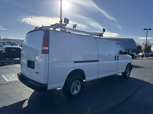 Used 2023 GMC Savana 2500 Extended w/ Driver Convenience Package image 3