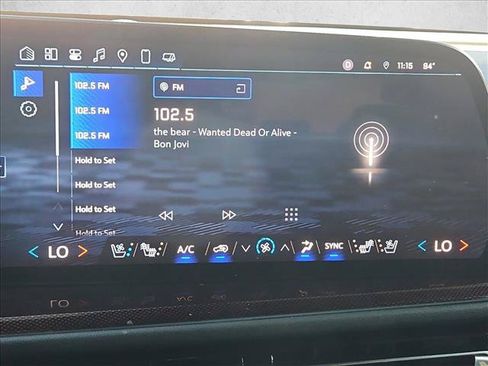 Used 2025 Chevrolet Traverse RS FWD image 12