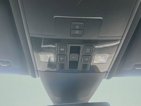 Used 2022 Volkswagen Atlas Cross Sport SEL image 35