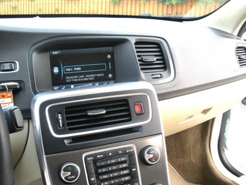 Used 2015 Volvo S60 T5 Premier image 32