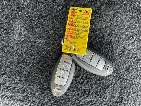 Used 2022 Nissan Rogue SV image 22