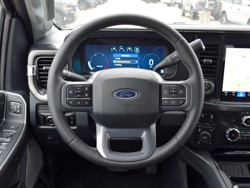 New 2026 Ford F250 Lariat w/ Lariat Premium Package AWD/4WD image 8