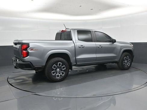Used 2024 Chevrolet Colorado Z71 w/ Z71 Convenience Package 2 AWD/4WD image 3