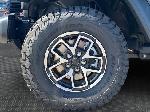 Used 2025 Jeep Wrangler Unlimited Rubicon w/ Convenience Group image 23