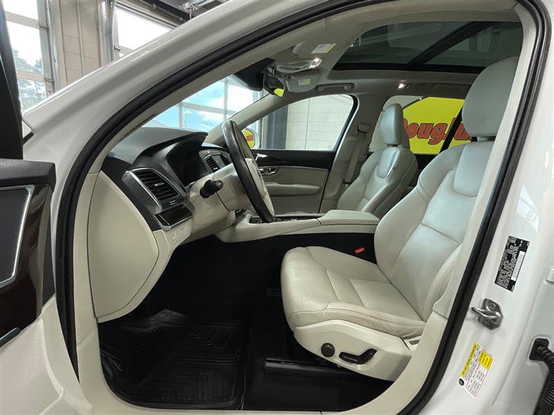 Used 2019 Volvo XC90 T5 Momentum w/ Protection Package Premier FWD image 12