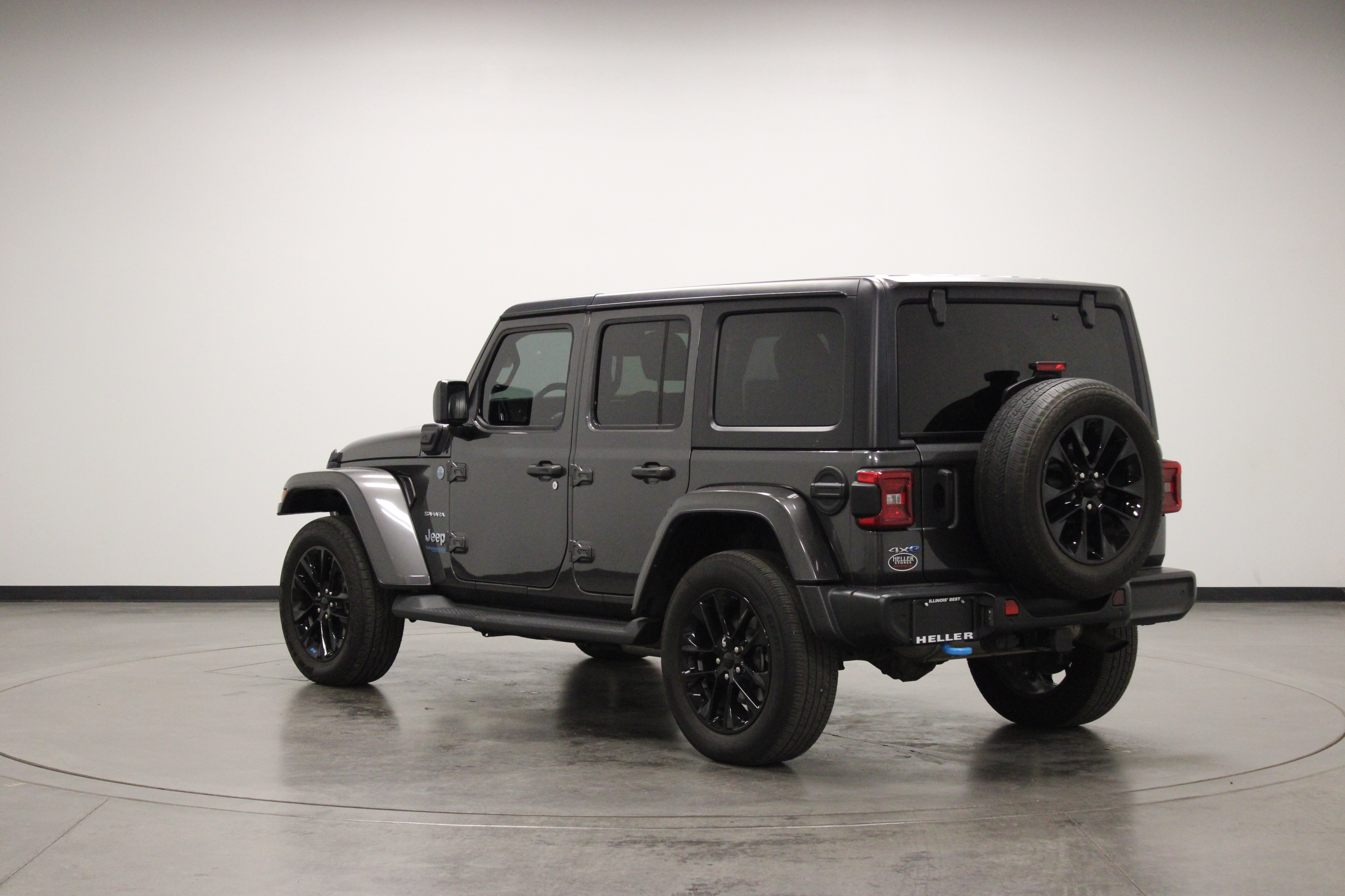 Used 2022 Jeep Wrangler Unlimited Sahara w/ Cold Weather Group AWD/4WD image 6