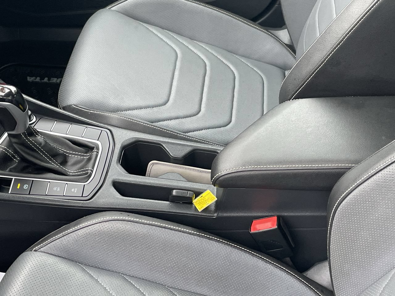 Used 2025 Volkswagen Jetta SEL FWD image 37