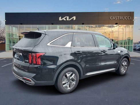 Used 2021 Kia Sorento S image 4