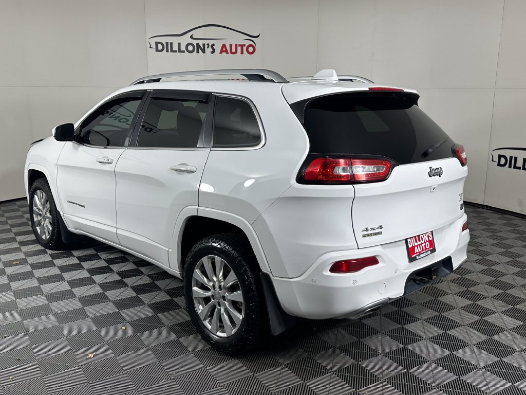 Used 2017 Jeep Cherokee Overland w/ Technology Group AWD/4WD image 4