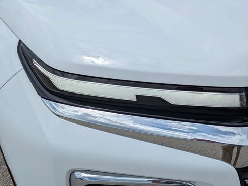Used 2025 Chevrolet Traverse LT FWD image 10