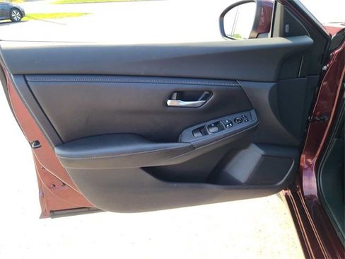Used 2022 Nissan Sentra SV image 15