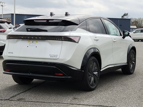 New 2025 Nissan Ariya Platinum image 3