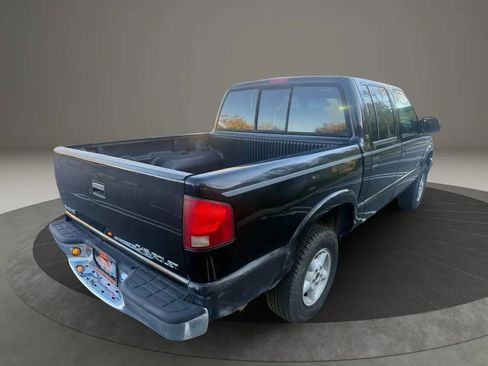 Used 2001 Chevrolet S10 Pickup LS image 5