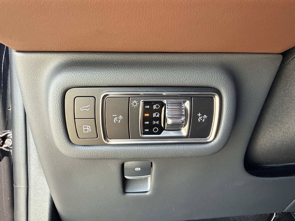 New 2026 Lincoln Nautilus Reserve AWD/4WD image 32