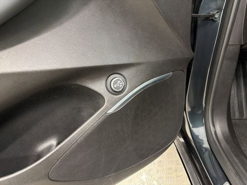 Used 2019 Buick Enclave Essence FWD image 24