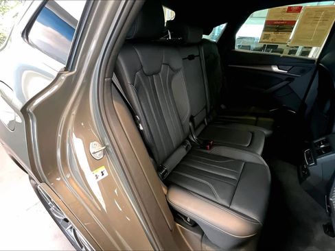 Certified 2023 Audi Q5 2.0T Premium w/ Convenience Package image 19