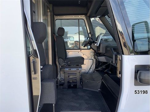Used 2024 Chevrolet Brightdrop 600 w/ Commercial Equipment Package AWD/4WD image 23