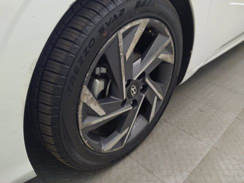 Used 2025 Hyundai Elantra Sport FWD image 31