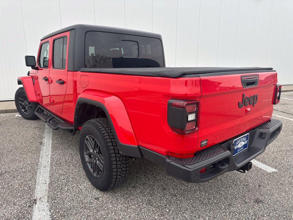 Used 2024 Jeep Gladiator Sport AWD/4WD image 5