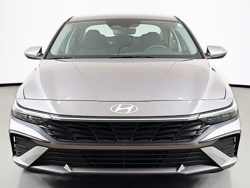 Used 2024 Hyundai Elantra SEL FWD image 12