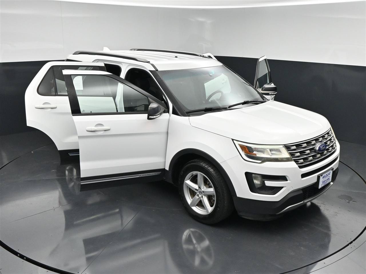 Used 2016 Ford Explorer XLT AWD/4WD image 28
