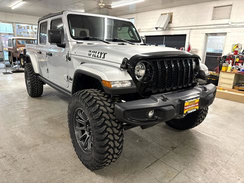 Used 2022 Jeep Gladiator Sport image 58