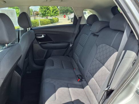 Used 2022 Kia Niro LXS FWD image 18