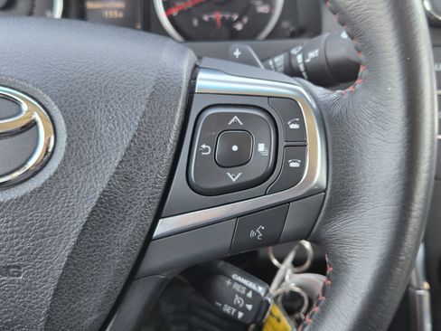 Used 2017 Toyota Camry SE image 22