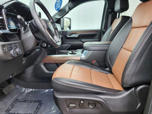 Used 2024 Chevrolet Silverado 3500 High Country AWD/4WD image 16