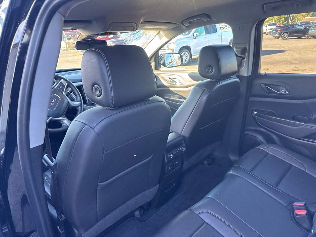 Used 2023 GMC Acadia SLT AWD/4WD image 4