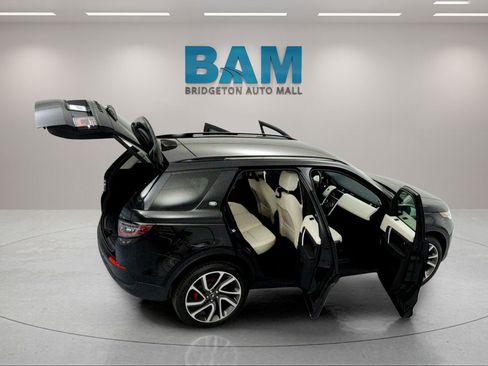 Used 2023 Land Rover Discovery Sport SE image 40