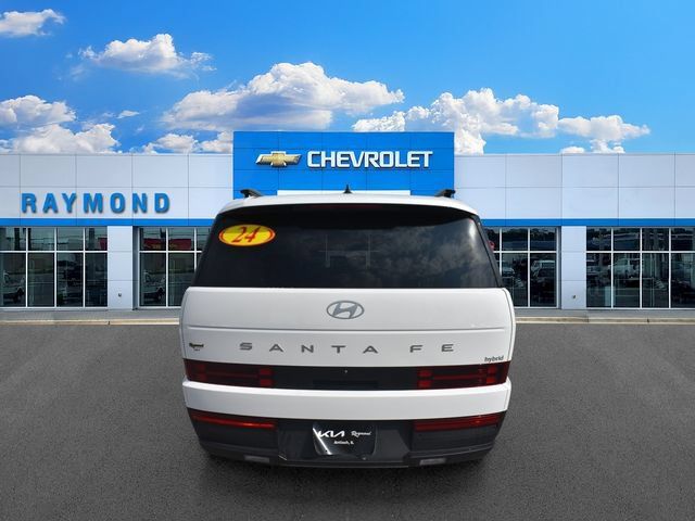 Used 2024 Hyundai Santa Fe SEL FWD image 4