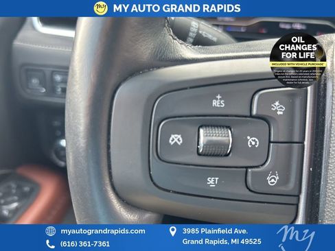 Used 2023 GMC Yukon XL Denali Ultimate AWD/4WD image 8