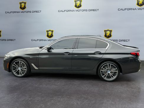 Used 2023 BMW 530e w/ Premium Package image 8