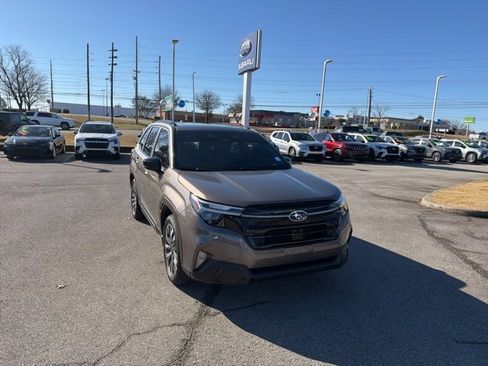 Used 2025 Subaru Forester Touring image 2