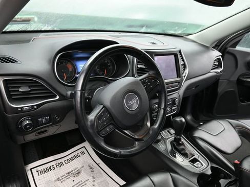 Used 2021 Jeep Cherokee Trailhawk w/ Comfort & Convenience Group image 14