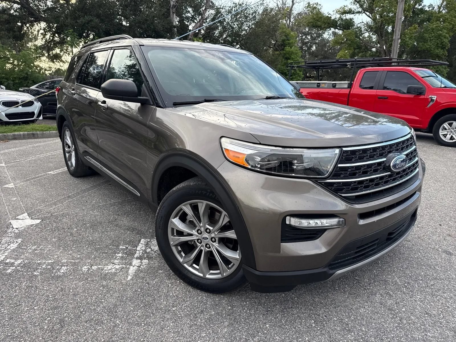 Used 2021 Ford Explorer XLT w/ Equipment Group 202A RWD image 5