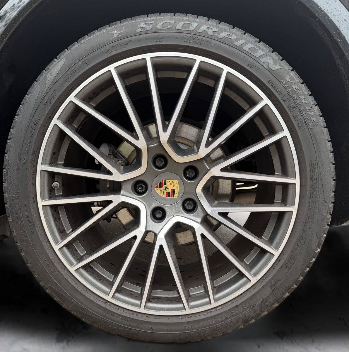 Used 2019 Porsche Cayenne AWD/4WD image 30