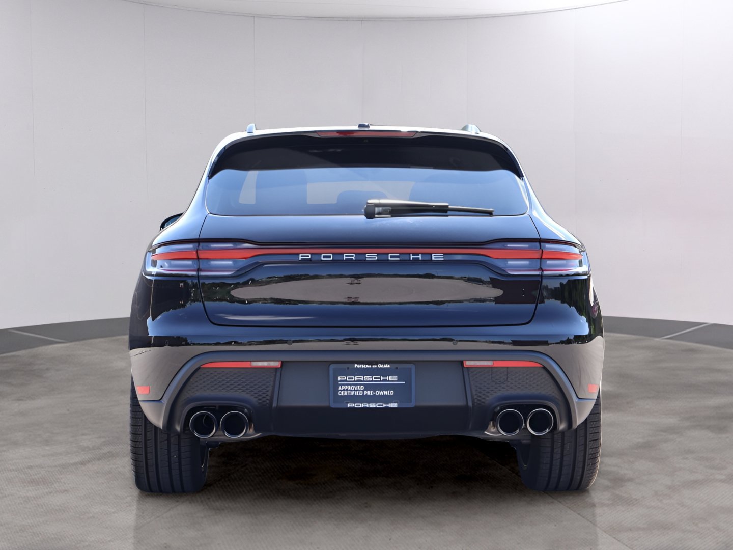 Certified 2026 Porsche Macan AWD/4WD image 7